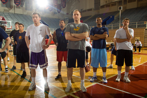 2010_score_4_scholarships_basketball_tournament__8_resized
