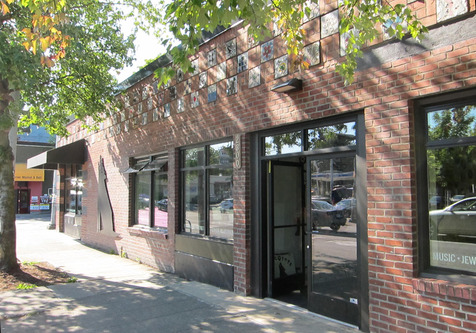 Facade_looking_west_on_cherry