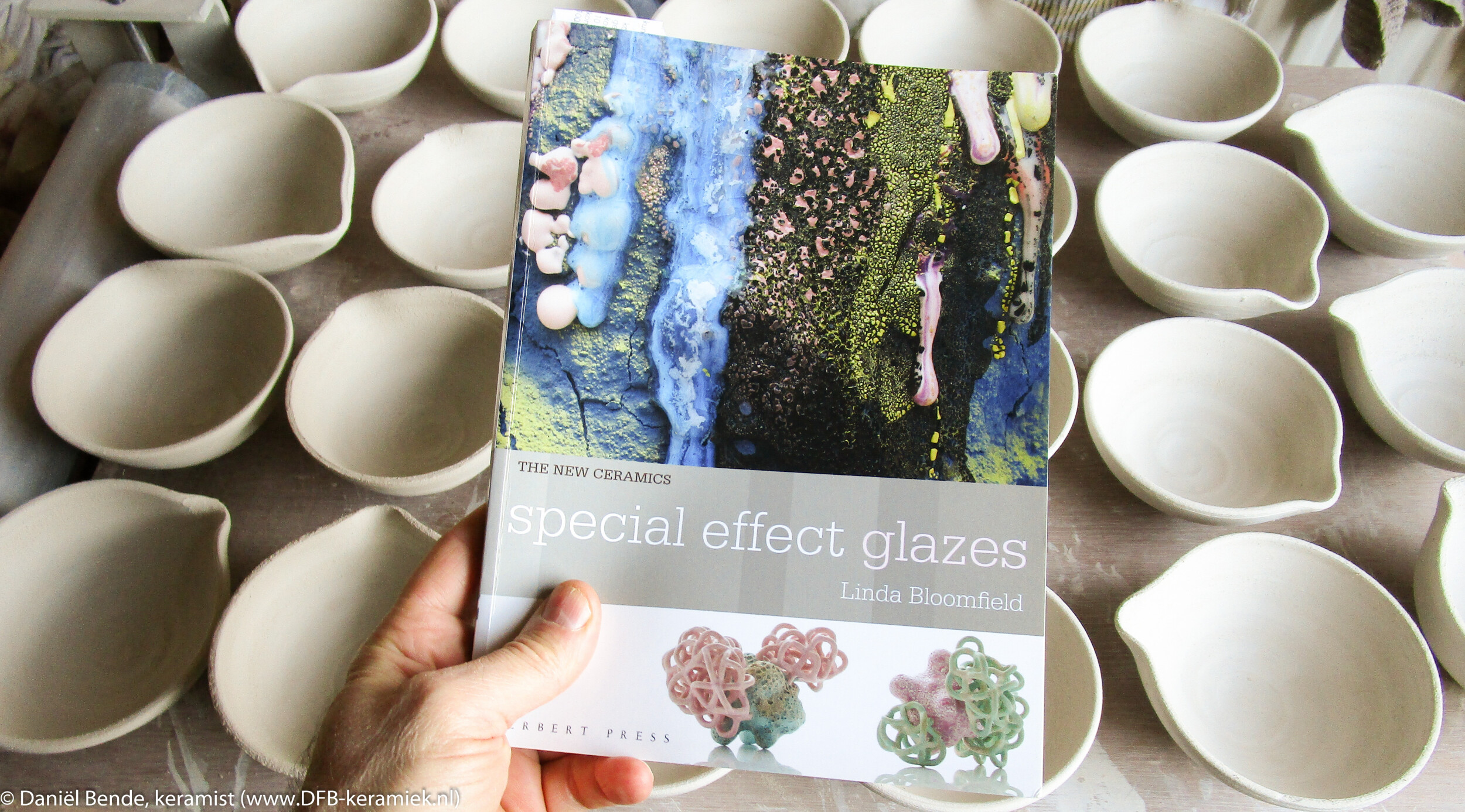 THE BEST CERAMIC GLAZE BOOK OF THE YEAR Glazy