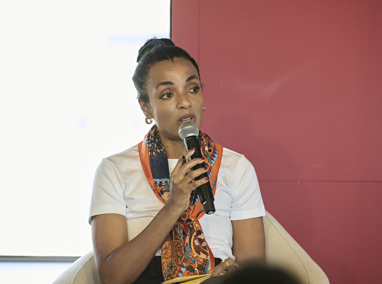 Paths of De-Americanization