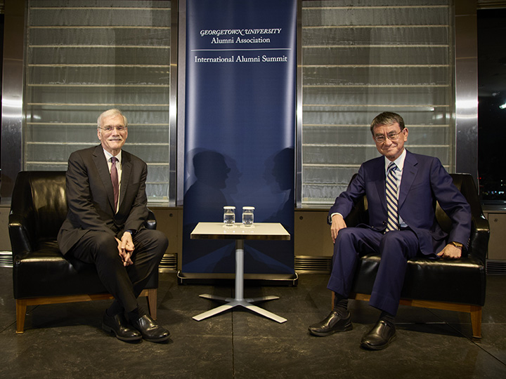 Interim President Robert Groves with alumnus Kono Taro (SFS’86) in Tokyo