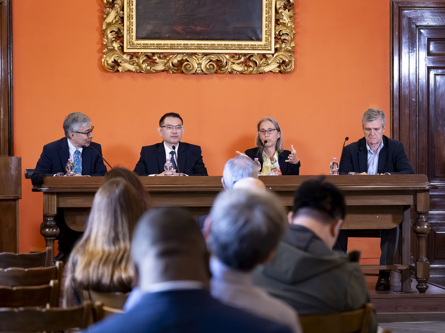 Panelists discuss whether human intelligence, in its complexity, is qualitatively different from machine intelligence