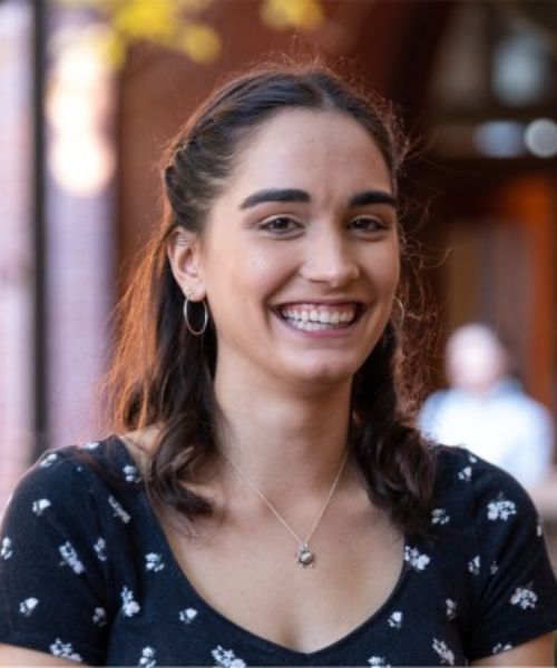 Caroline McDonald headshot