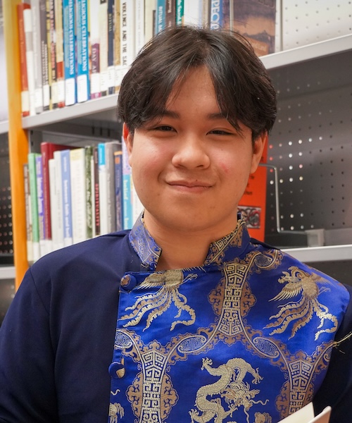 Hoang Ho headshot