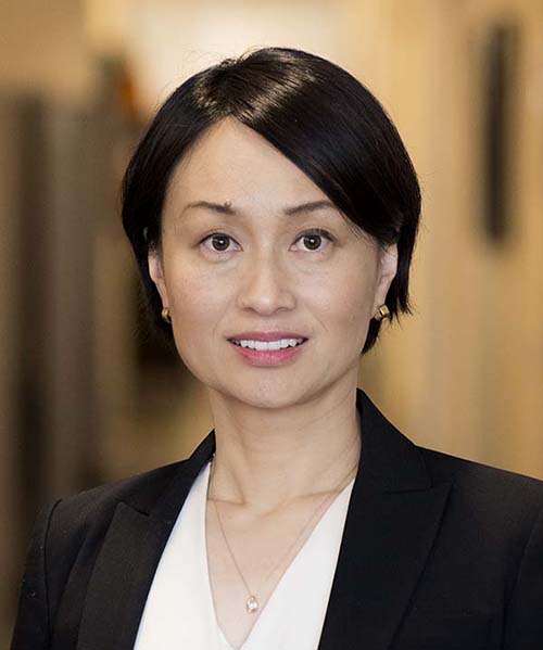 Jennifer Huang Bouey headshot