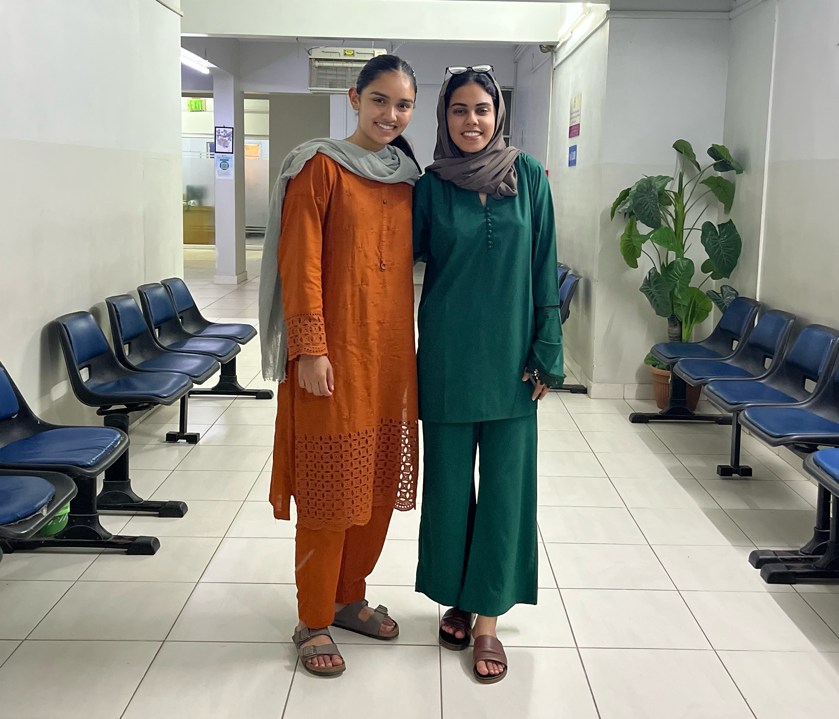 Saleem with her research partner, Shifan Abbasi, at the gestational diabetes clinic.