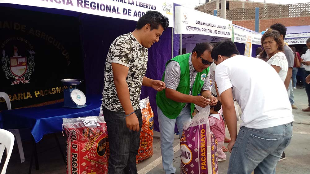 La Libertad: vendieron 50 toneladas de alimentos en feria | undefined ...