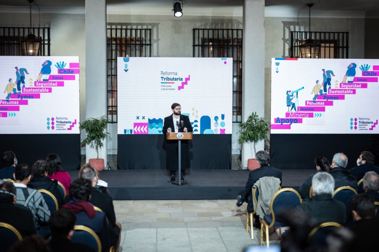 Fotografía del Presidente Gabriel Boric en la presentación del proyecto Reforma Tributaria