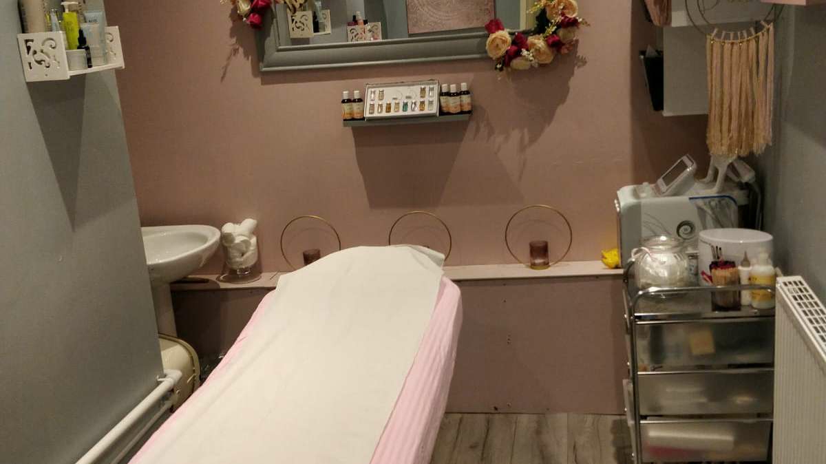 Hermana Beauty &... Book Your Appointment Online Now