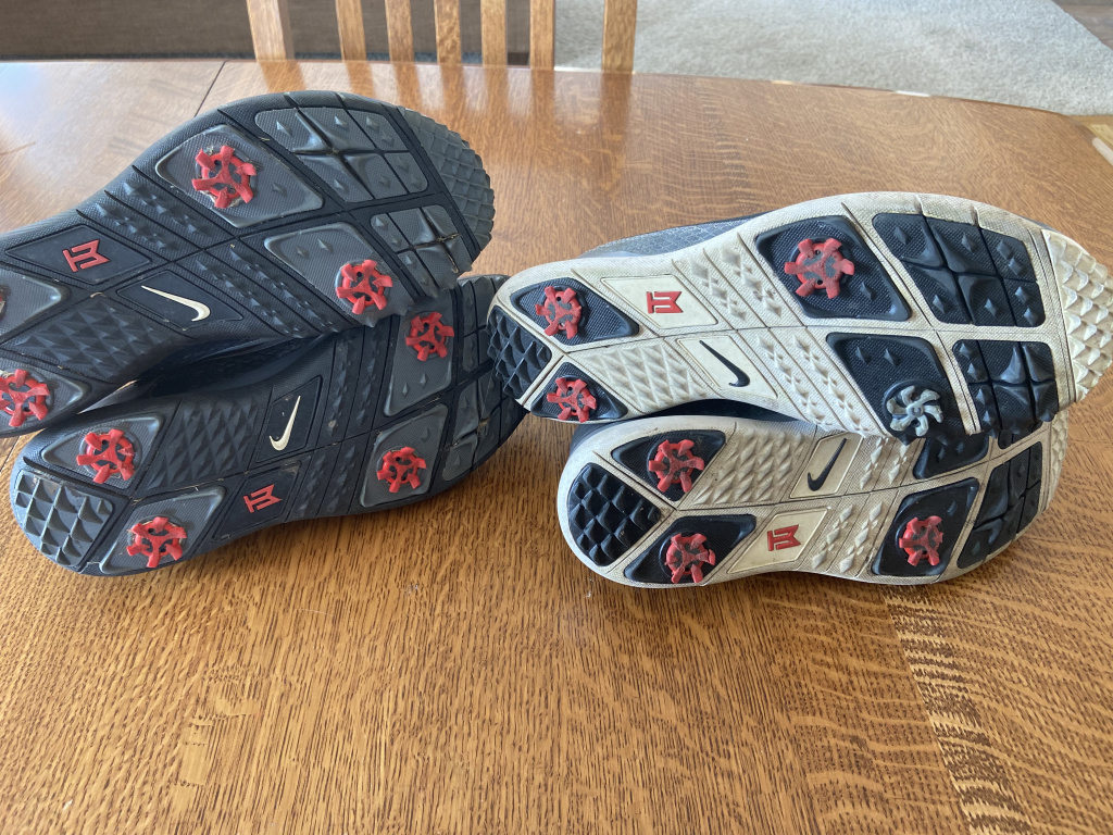 tiger woods 15 golf shoes