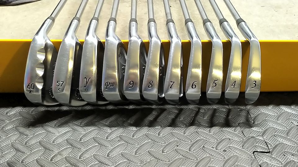 Jeu De Fers De Golf Miura CB57 1957 Series - 4 à PW (7 Fers) - Manche Regular - Acier Dynamic Gold R300 - Reconditionné