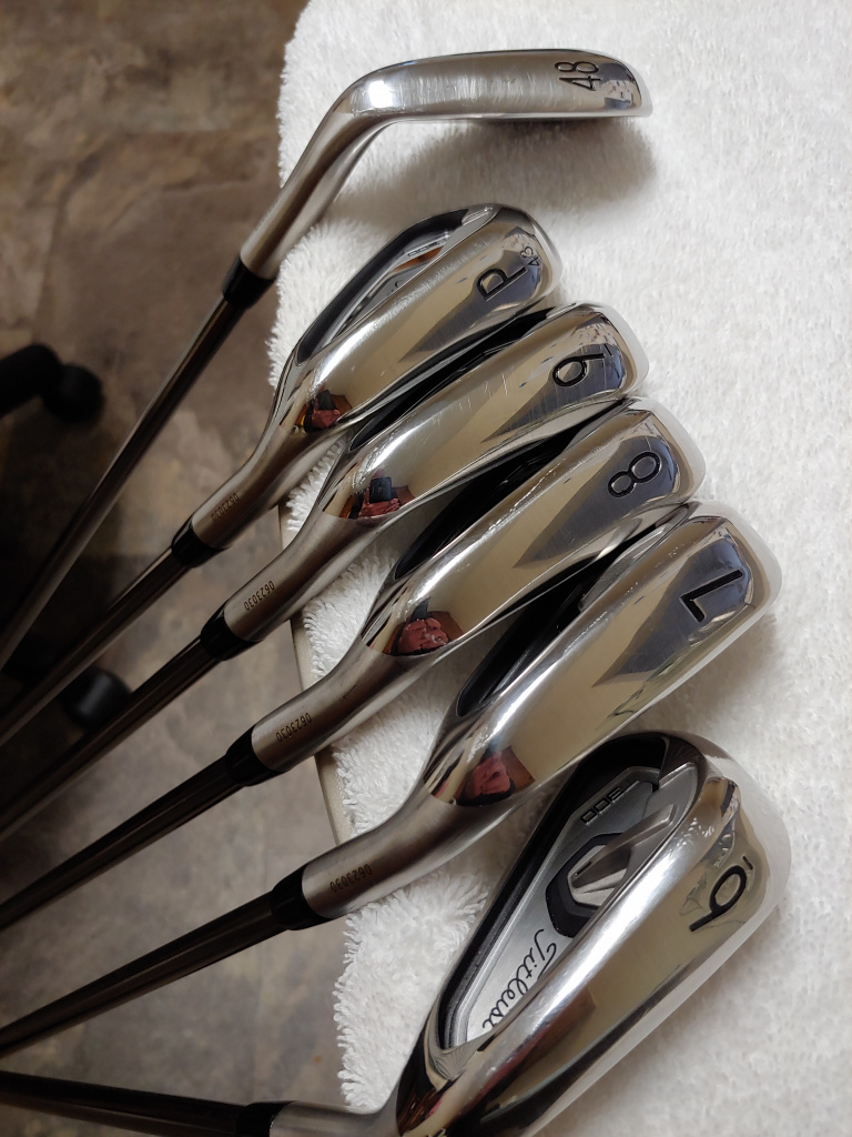 Titleist T300 6gap wedge w/ Recoil 65 "R" flex shafts . RH. Excellent condition SOLD For Sale