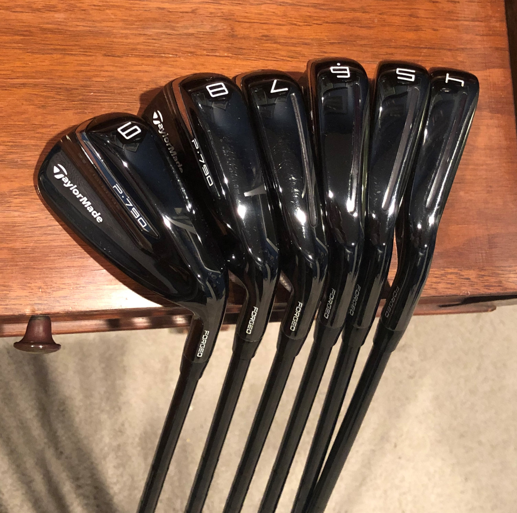CLOSED Taylor Made P790 Black Irons 4 9, KBS Tour Custom Shafts