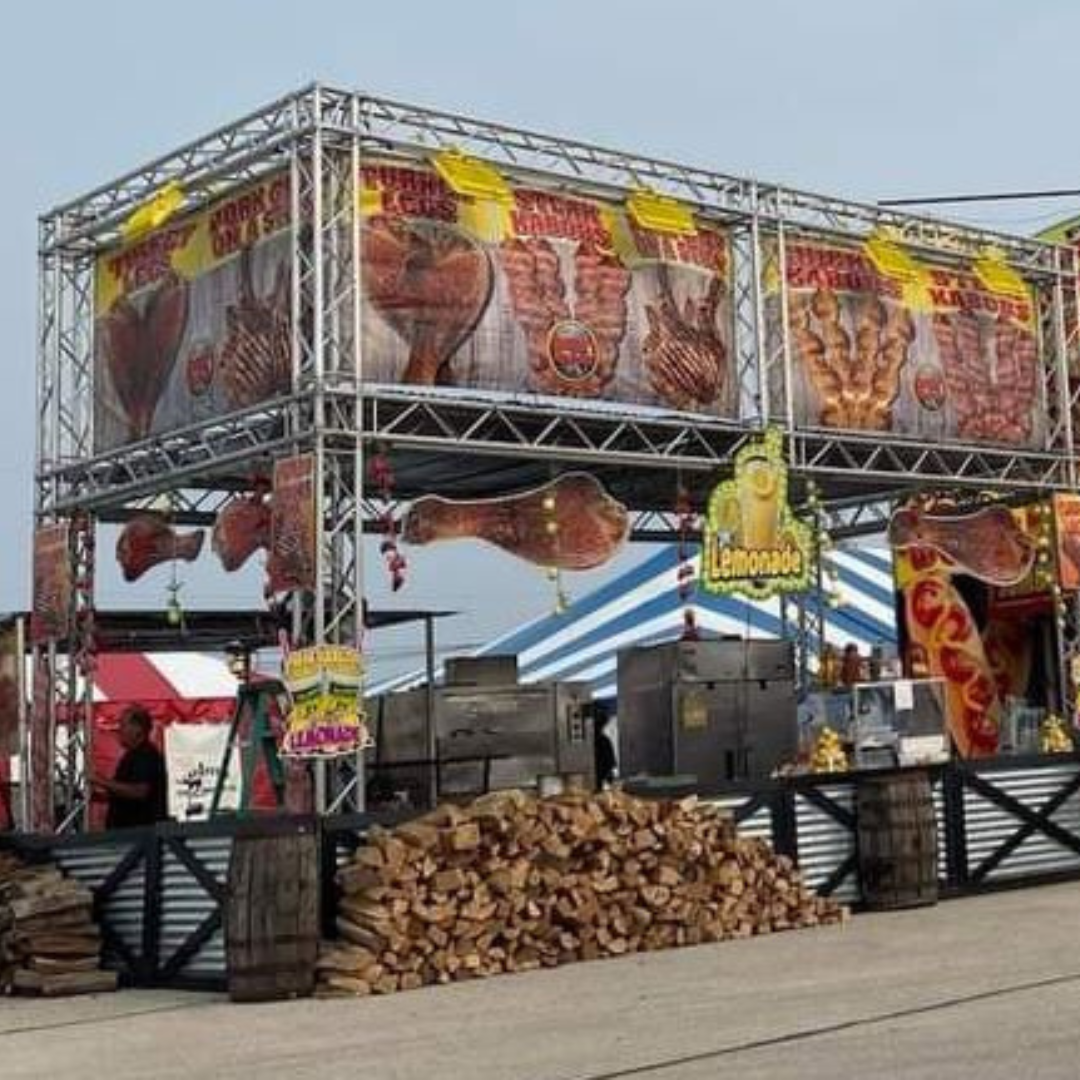 Georges Fun Food Smokin Pig BBQ Logo