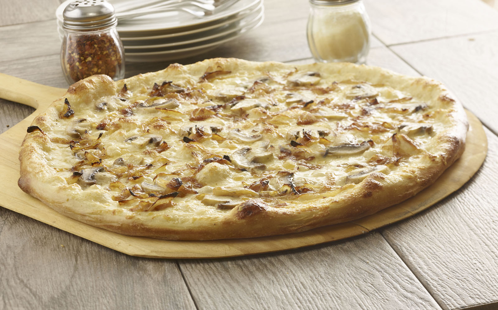 Mushroom & Caramelized Onion Pizza Recipe | Grande Cheese