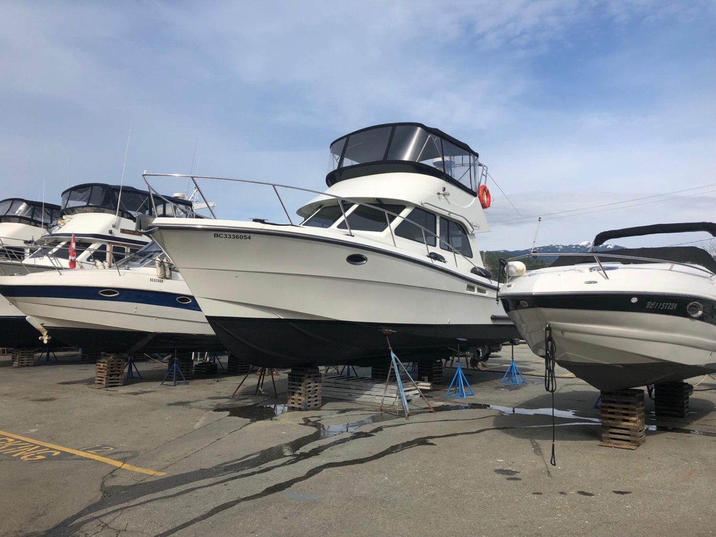 2000 Lindell 38 Sedan Convertible offered by Grand Yachts