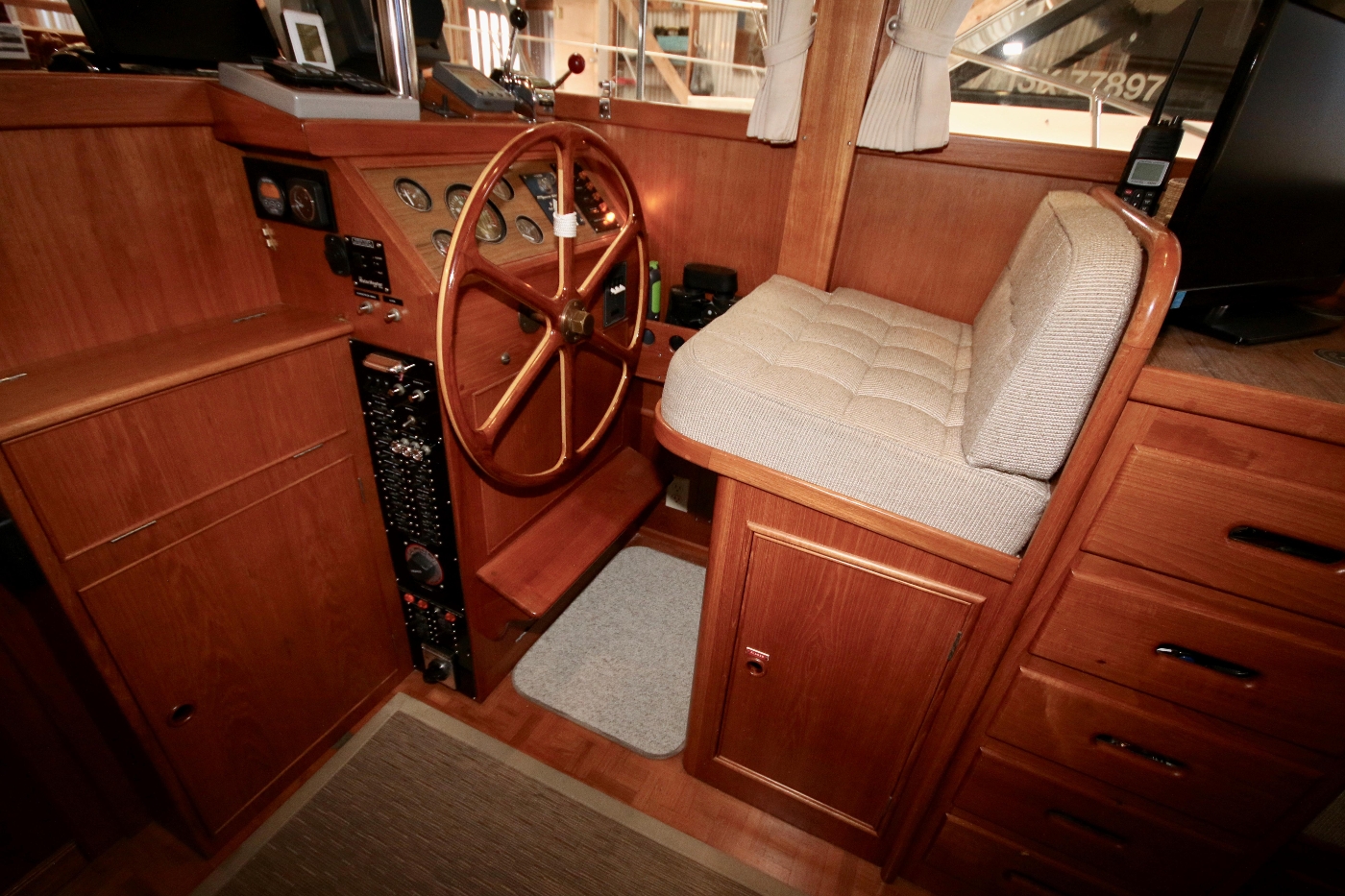 Grand Banks 32 1988 in Sidney, BC Offered by Grand Yachts