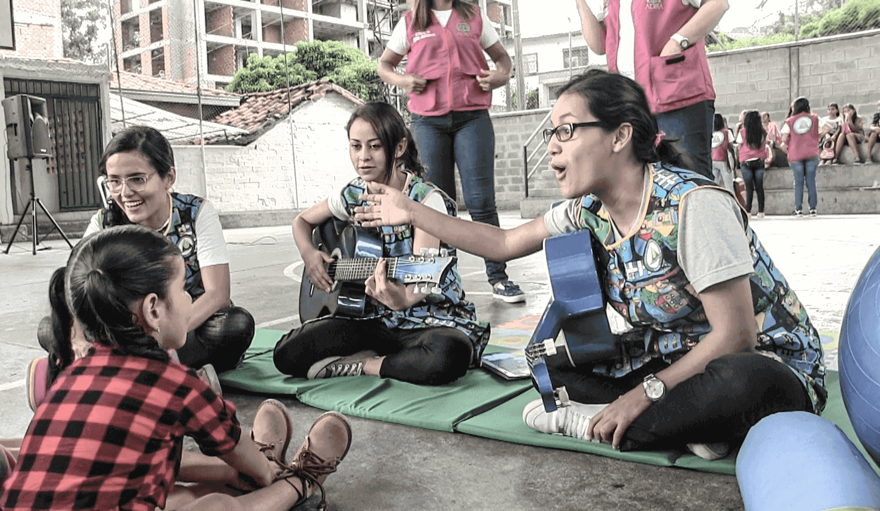 EXPOFAMILIA DE LA UNAC "UNA OPORTUNIDAD DE SERVIR"