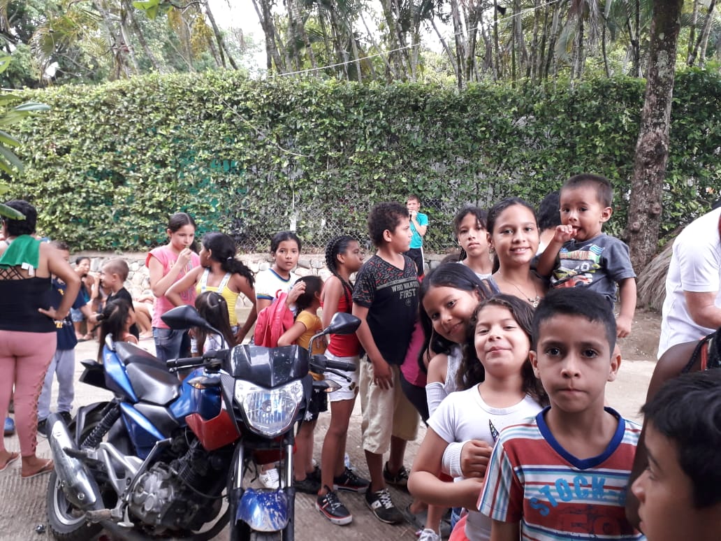 JORNADA DE SERVICIO A NIÑOS DE ESCASOS RECURSOS-  SOPETRAN