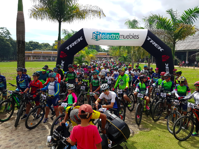 Comunidad adventista de Saravena realizó ciclopaseo “Quiero vivir sano”