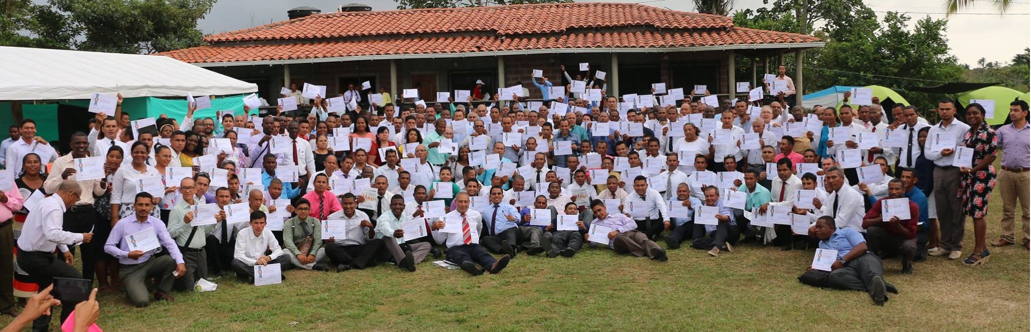 Asocentro capacita a más 500 líderes en el Congreso y Certificación de Ancianos