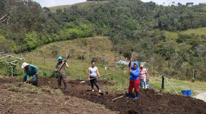 Matasanos construye nuevo templo para escuchar el mensaje adventista