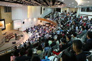 Simposio sobre el don profético fortalece líderes adventistas en Medellín