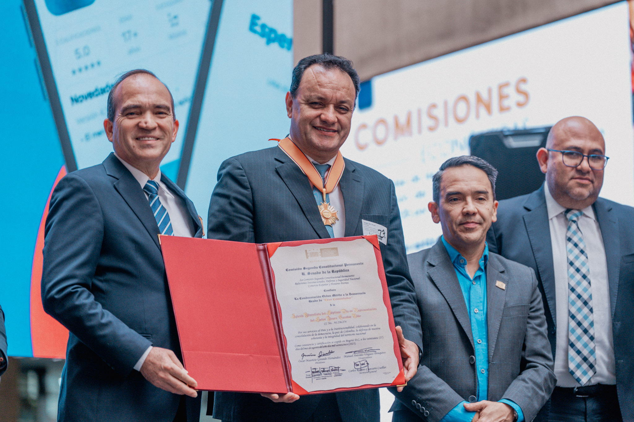 CONGRESO DE LA REPÚBLICA DE COLOMBIA CONDECORA A LA IGLESIA ADVENTISTA POR SU IMPACTO SOCIAL Y ESPIRITUAL EN EL PAÍS