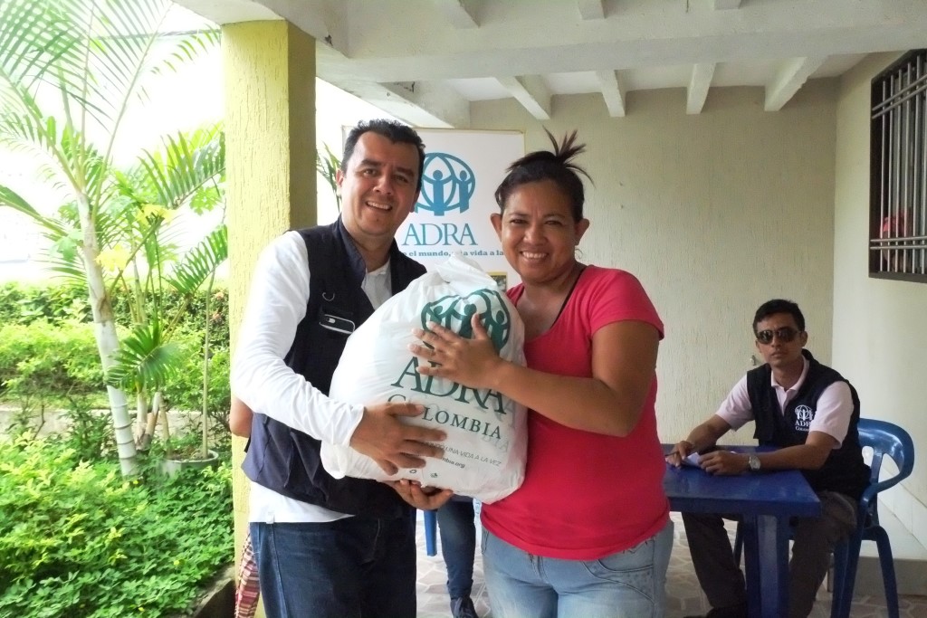 ADRA ENTREGA AYUDAS A FAMILIAS VICTIMAS DE LA OLA INVERNAL DEL BAJO CAUCA