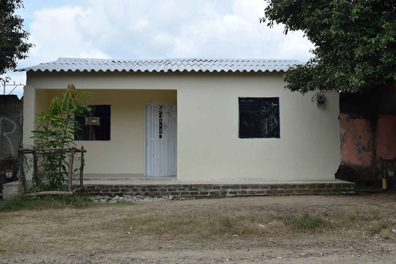 Familia Adventista que perdió su casa tras incendio recibe ayuda