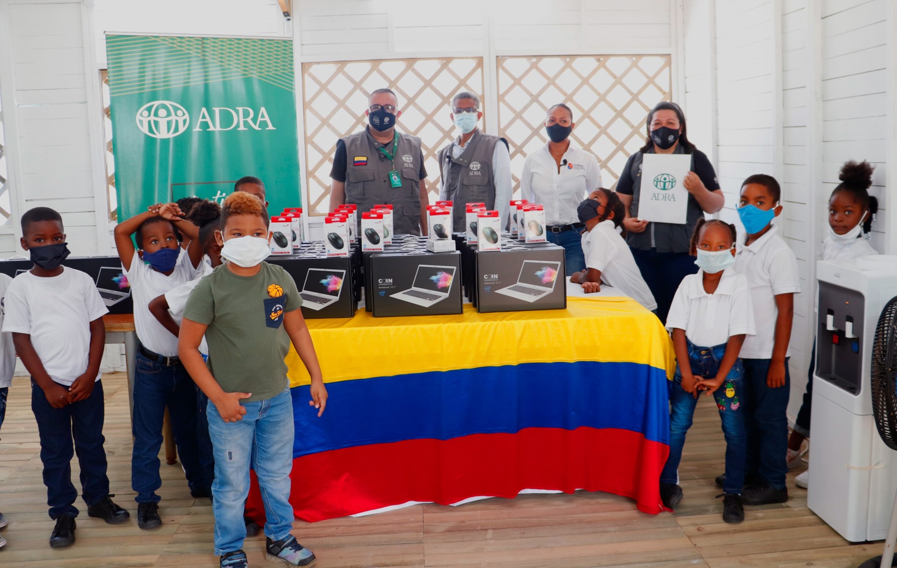 ADRA Colombia donó 90 computadores a cinco colegios oficiales de la isla de Providencia