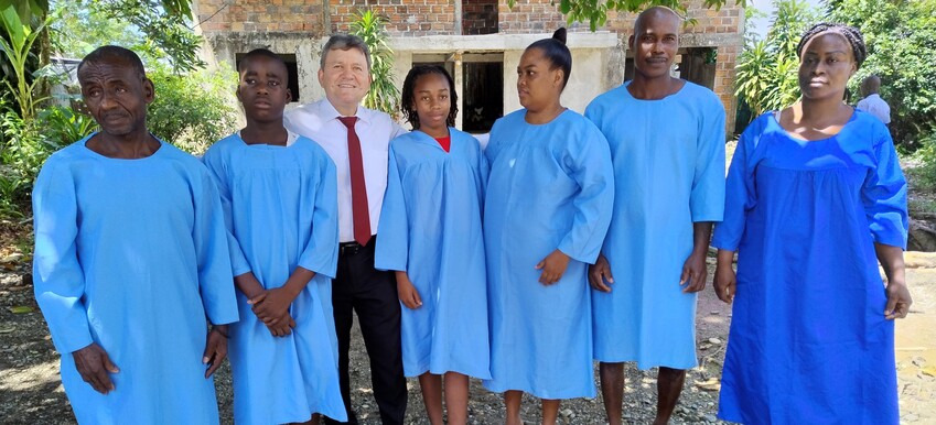 Se Bautizan Más De 300 Personas En La Asociación Sur Occidental De Colombia