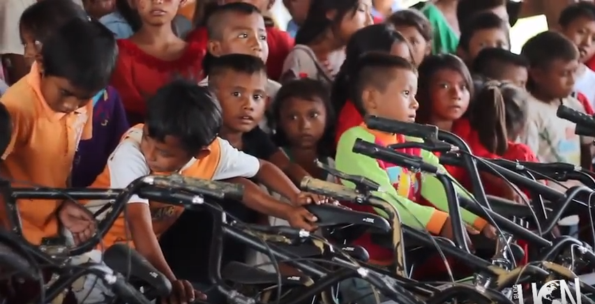 Iglesia adventista cumple promesa de donar mil bicicletas para niños wayuu