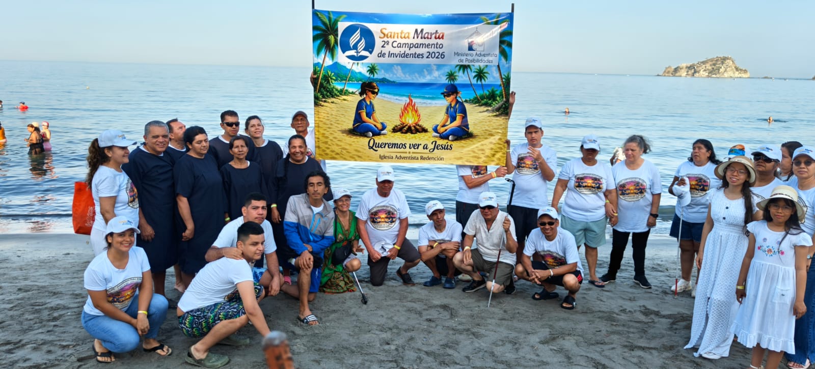 PERSONAS CON DISCAPACIDAD VISUAL CONOCEN EL MAR POR PRIMERA VEZ Y SIETE ENTREGAN SU VIDA A CRISTO EN EMOTIVA EXPERIENCIA MISIONERA