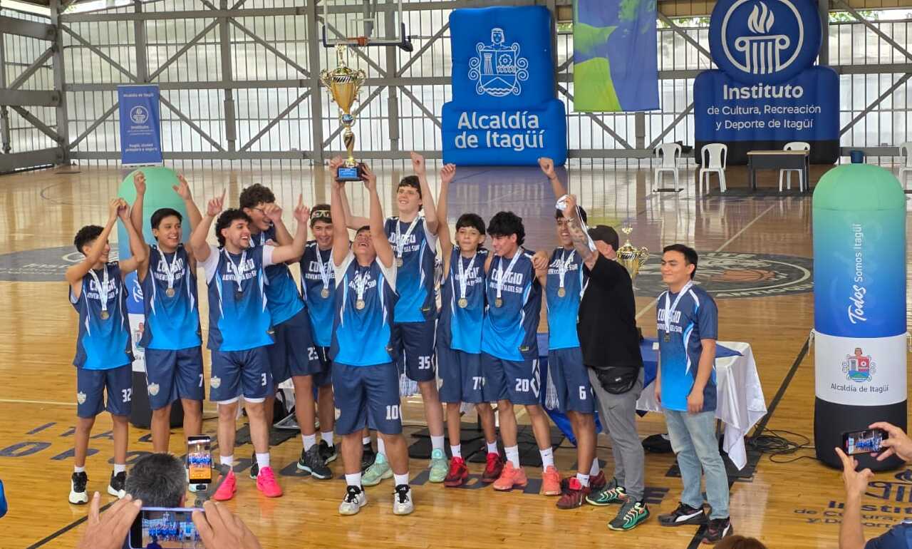 COLEGIO ADVENTISTA TESTIFICA SU FE A TRAVÉS DEL BALONCESTO