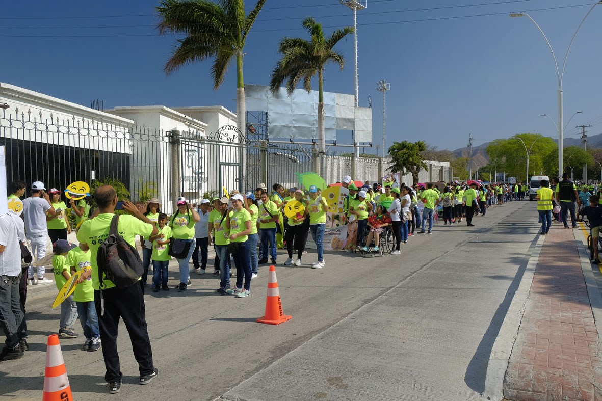 Santa Marta dice Quiero vivir sano con su caminata saludable