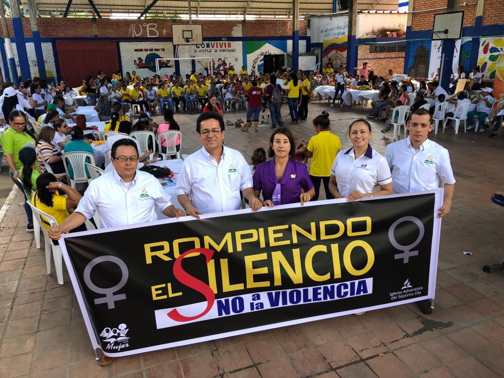 Adventistas en Colombia marcharon en el Día Internacional de la Eliminación de la Violencia contra la Mujer