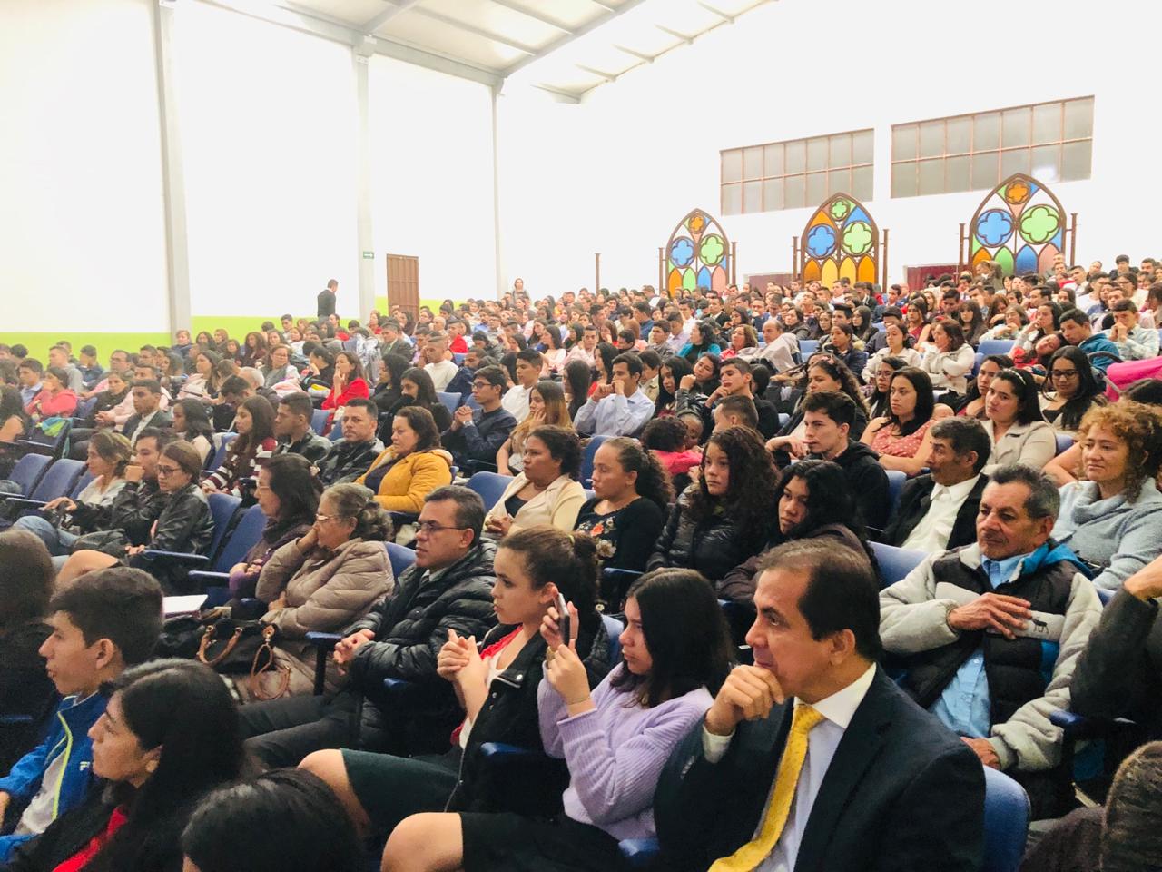 Más de 800 jóvenes aceptan el llamado al ministerio PCM