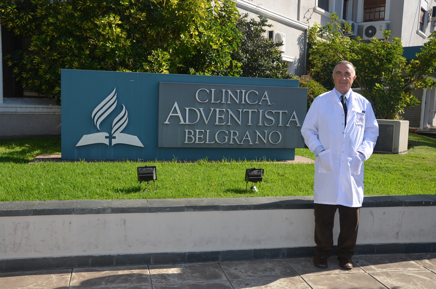 Médico argentino recibe medalla por avances en cuidados quirúrgicos