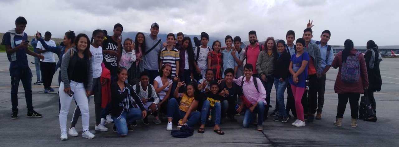 Fuerza Aérea Colombiana transportó de Villavicencio a Bogotá a estudiantes y directivos de Instival