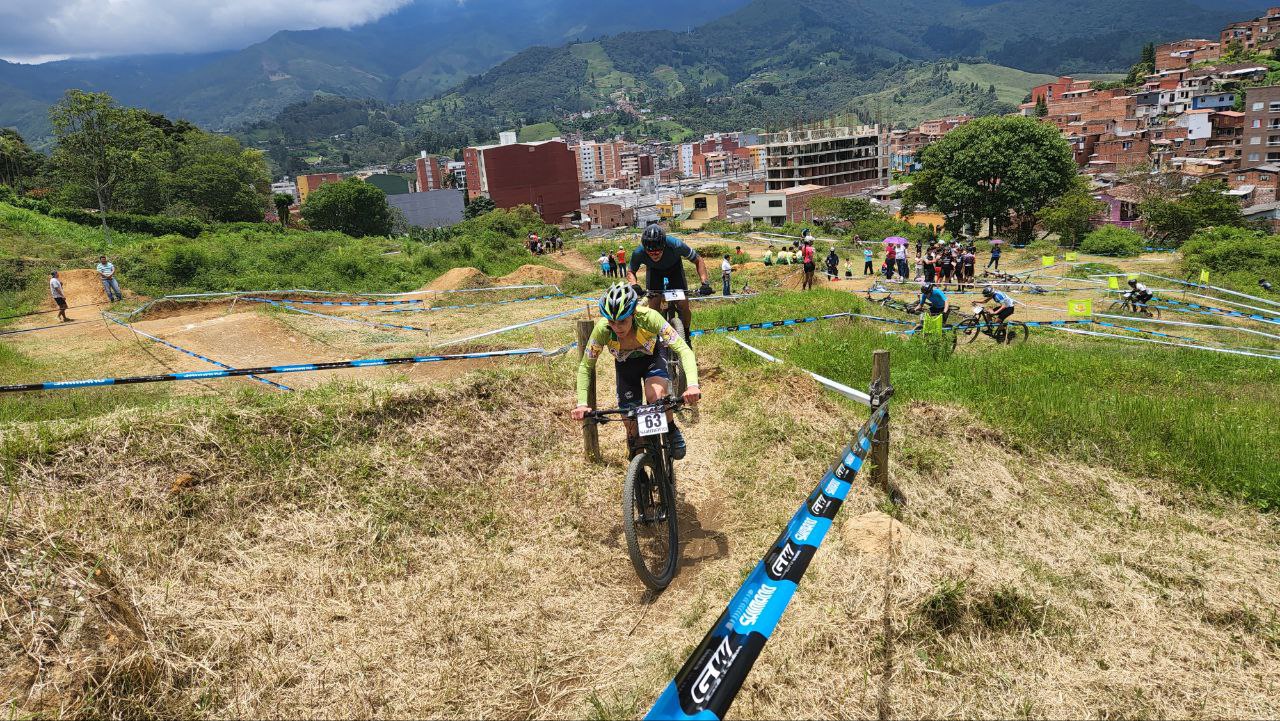 Ciclismo y evangelismo: unidos para construir puentes de esperanza