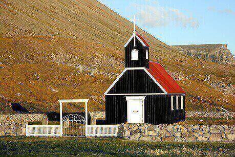 LA IGLESIA. "Creemos que Dios está presente"