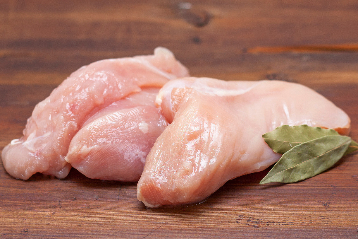 Chicken Breast Medium Boneless Skinless Fed From The Farm