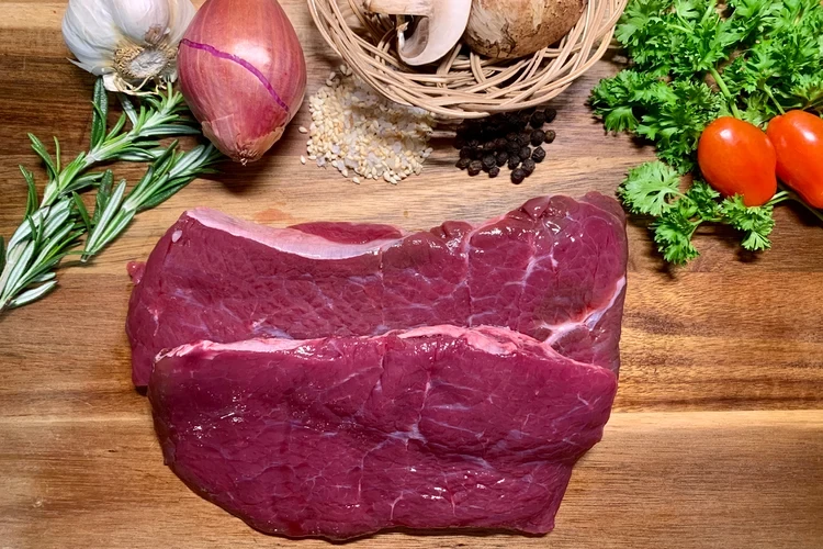 Tip-steak-raw-web.webp