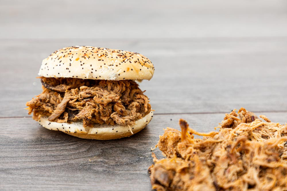 Pulled-Pork-with-bun-close-up.jpg