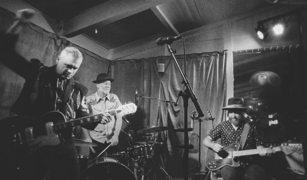 Elliott BROOD