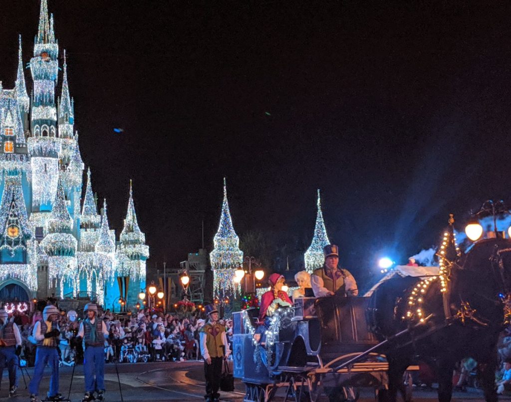 Mickey's Once Upon a Christmastime Parade at Disney World 2019 | Green ...
