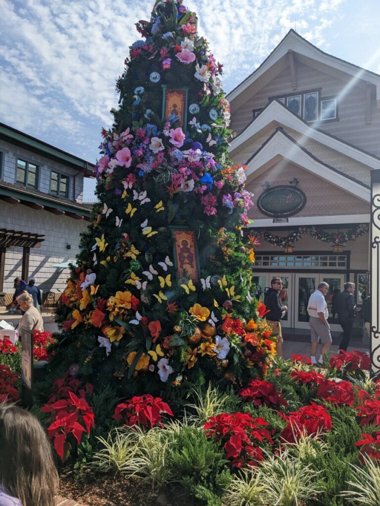 Disney Springs Christmas 2022 Guide Green Vacation Deals