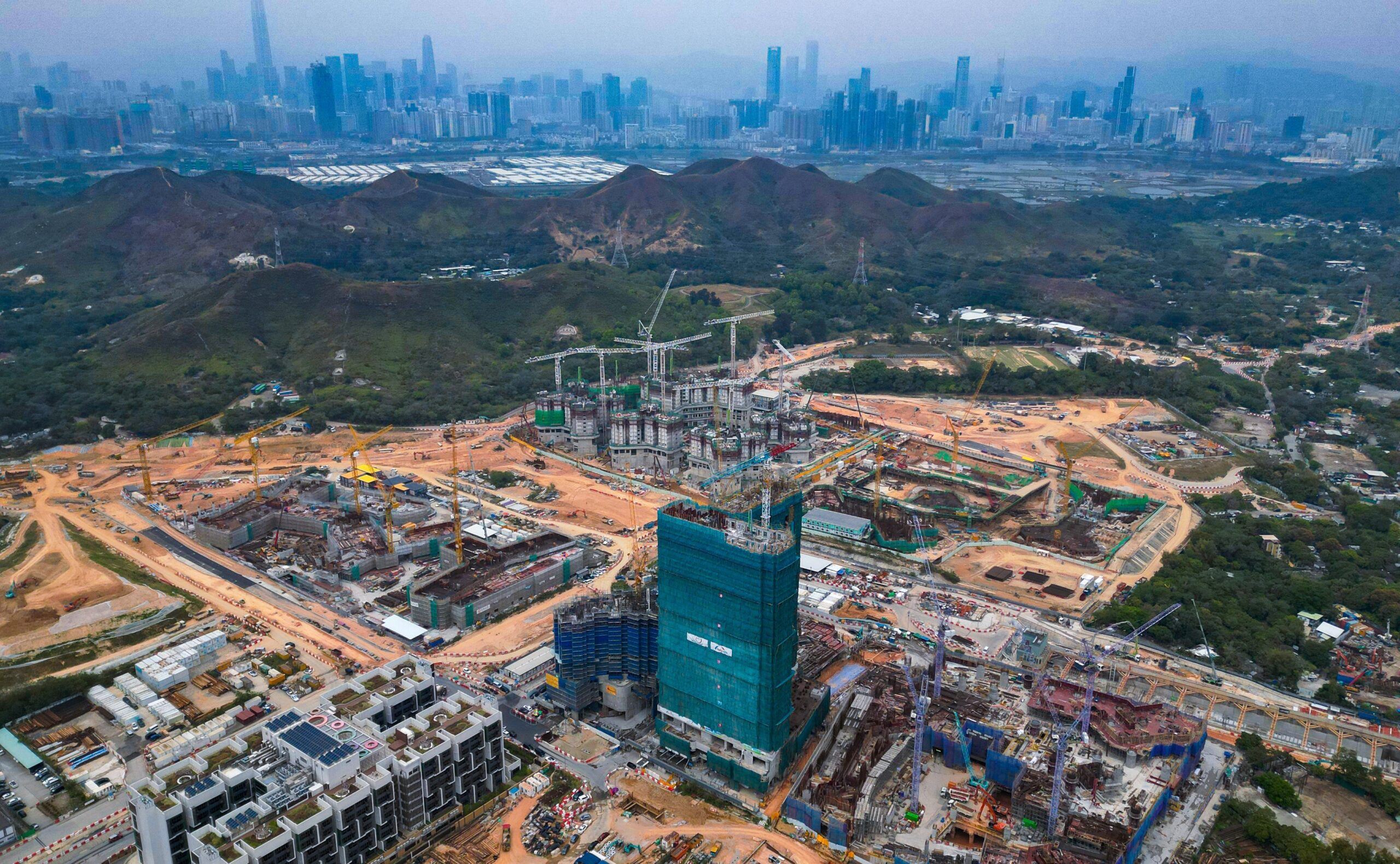 Paul Chan de Hong Kong busca atraer empresas de IA y tecnología