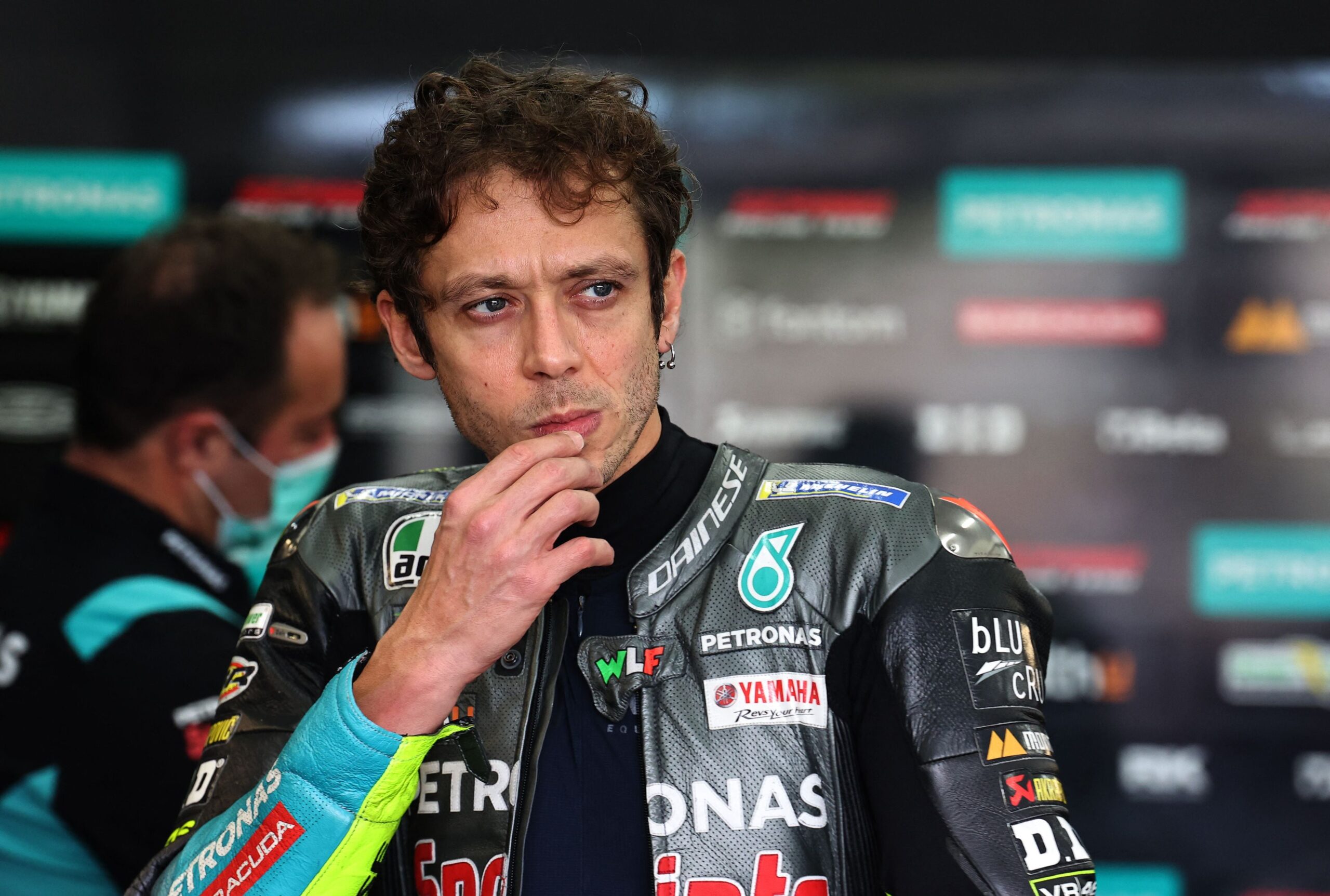 Brad Pitt revela su ídolo inesperado: ¡Valentino Rossi!